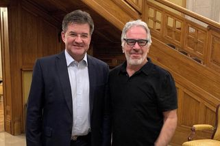 Epstein a střední Evropa: Polsko zkoumá, jestli elity nechytila do pasti KGB - Seznam Zprávy